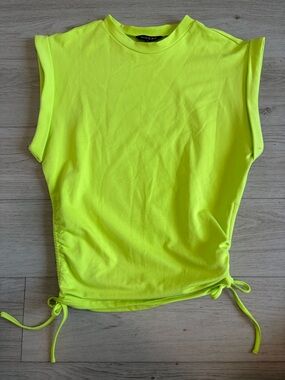 Strut & Bolt Drawstring Side Sleeveless Top In Bright Green Size Small